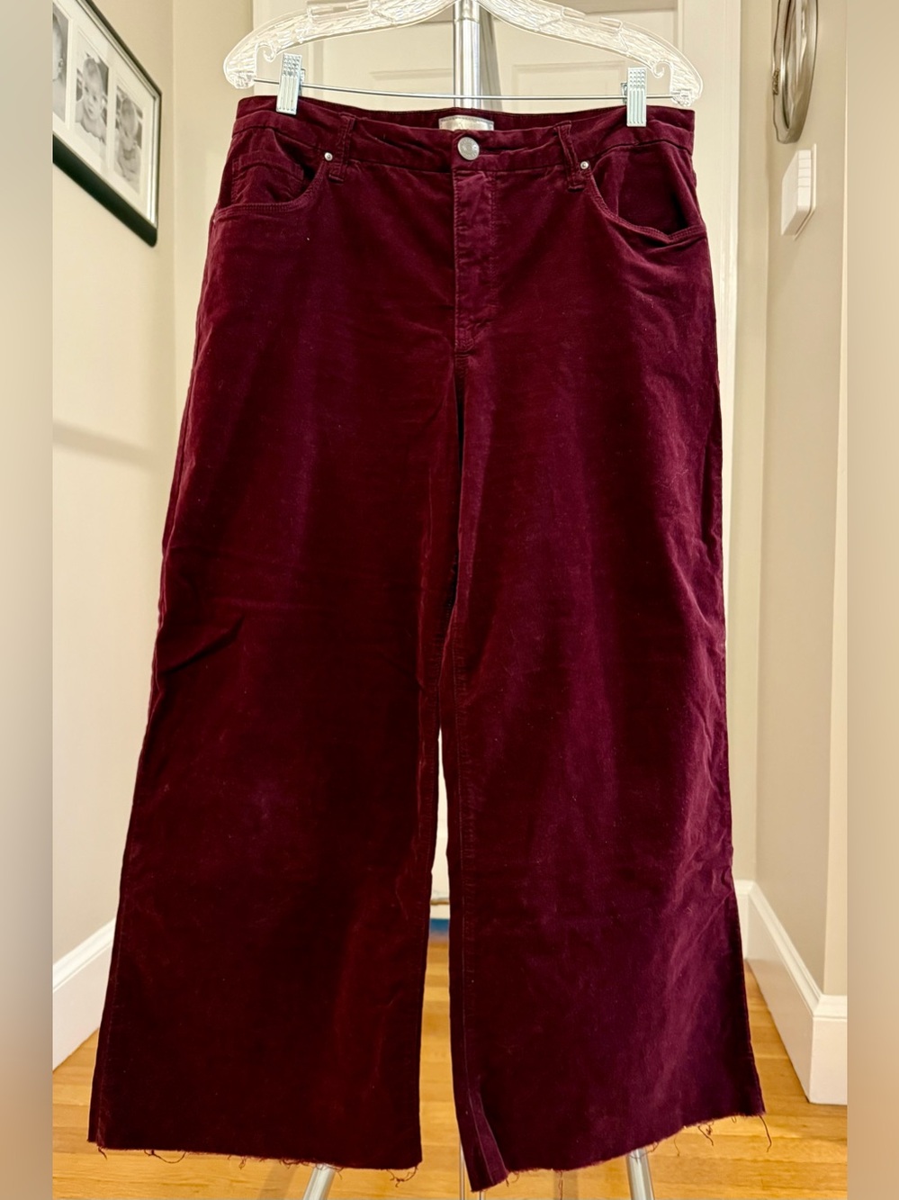 Kut from the Kloth Wide-Leg Corduroy Pants in Burgundy/Wine color, size 12